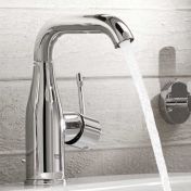 Смеситель для умывальника Grohe Essence New 23462001